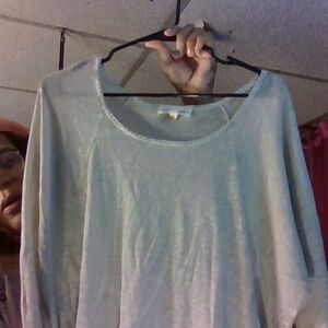 Cloth and stont LS top lks green size small used